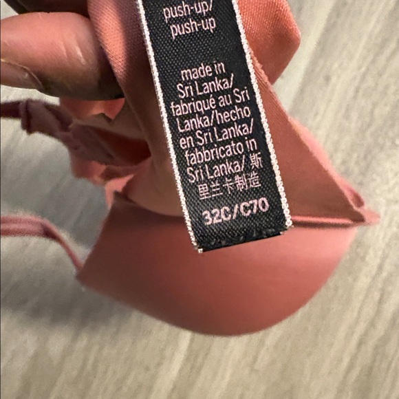 Victoria's Secret push-up bras - Picture 4 of 4